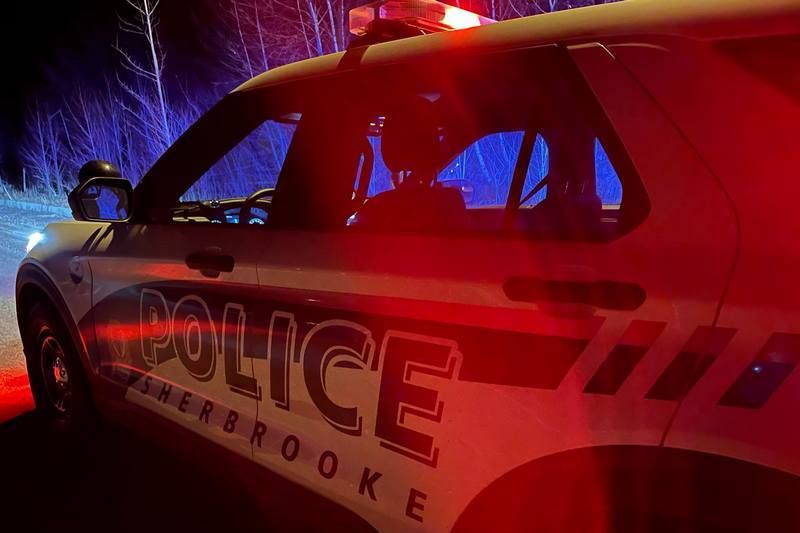 Quatre personnes arrêtées, dont un mineur, pour vol sur un chantier à Sherbrooke